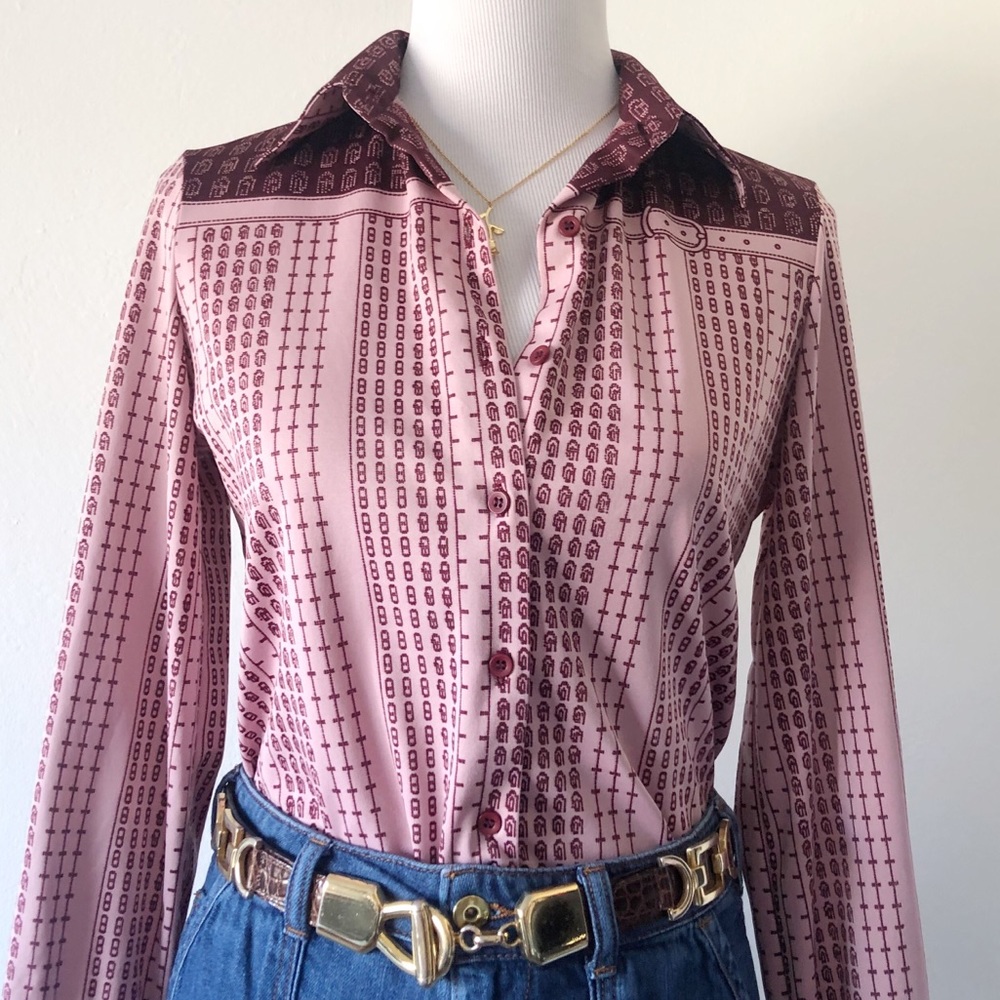 VINTAGE BLOUSE GRAPHIC DETAILS